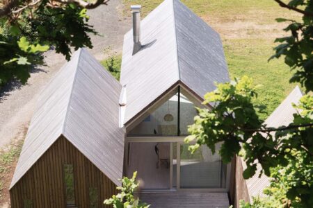 Micro Cluster Cabins. Vestfold, Noruega. Reiulf Ramstad Arkitekter. Arquitectura nórdica | imaging by the color club www thecolorclub net 6