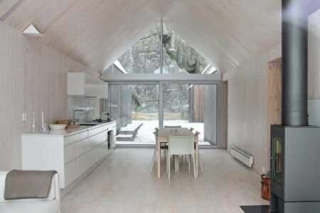 Micro Cluster Cabins. Vestfold, Noruega. Reiulf Ramstad Arkitekter. Arquitectura nórdica | imaging by the color club www thecolorclub net 3
