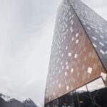 Norwegian Mountaineering Center. Møre og Romsdal, Noruega. Reiulf Ramstad Arkitekter. Arquitectura nórdica | rra_mountaineering_center 03andre t ormset luxe foto