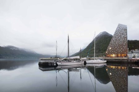 Norwegian Mountaineering Center. Møre og Romsdal, Noruega. Reiulf Ramstad Arkitekter. Arquitectura nórdica | rra_mountaineering_center 08soren harder nielsen