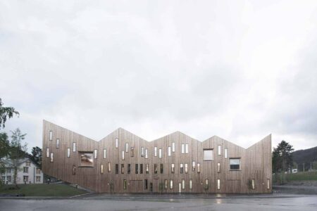 Romsdal Folk Museum. Reiulf Ramstad Arkitekter. Arquitectura nórdica | imaging by the color club www thecolorclub net 13