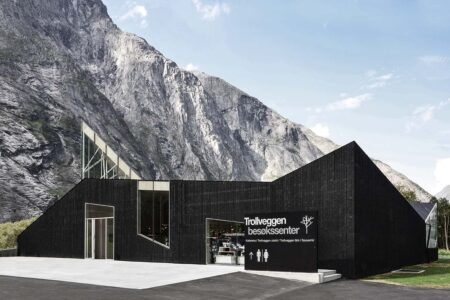 Troll Wall Restaurant and Visitor Centre. Møre og Romsdal, Noruega. Reiulf Ramstad Arkitekter. Arquitectura nórdica | rra_trollveggen 08rra