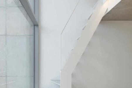 casa triangular. SML Architects. SOSEUM | sml architects roomdiseno17