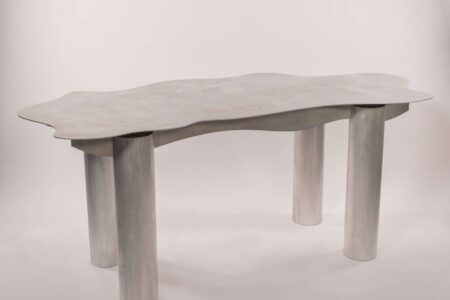 mueble de metal. mobiliario clásico. Six Dots | six dots1