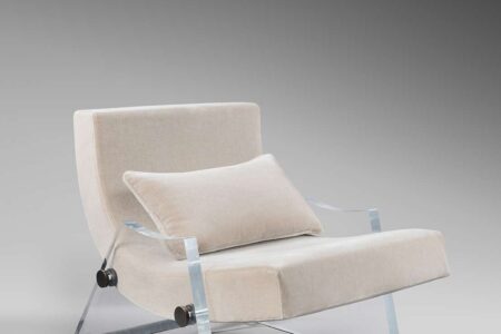 Smoking Chair in White. Chahan Design. Artesanía y Diseño contemporáneo | smoking chair in white_by chahan design_courtesy of chahan_photo credit jeremie beylard and vincent luc
