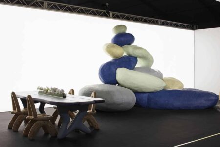 Stone Flow. Kohler y Daniel Arsham. Design Miami. Diseño de autor. Art Design | stone flow by kohler and daniel arsham at design miami 2021 photo credit james harris photogrpahy 2