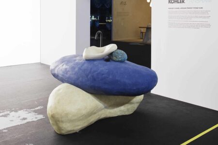 Stone Flow. Kohler y Daniel Arsham. Design Miami. Diseño de autor. Art Design | stone flow by kohler and daniel arsham at design miami 2021 photo credit james harris photogrpahy 6