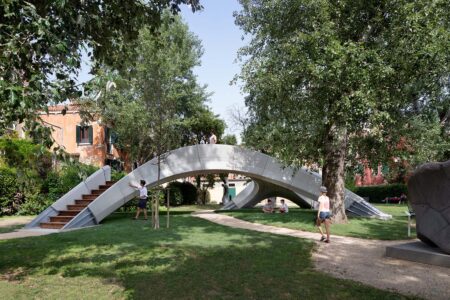 Striatus Bridge. Zaha Hadid. Bienal de Venecia de Arquitectura. Diseño paramétrico | striatus_brg zha_naaro_4