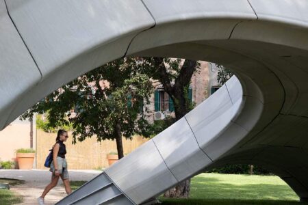 Striatus Bridge. Zaha Hadid. Bienal de Venecia de Arquitectura. Diseño paramétrico | striatus_brg zha_naaro_5