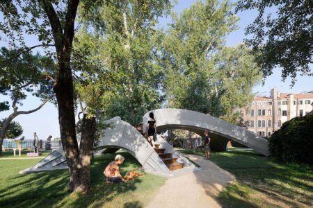 Striatus Bridge. Zaha Hadid. Bienal de Venecia de Arquitectura. Diseño paramétrico | striatus_brg zha_naaro_6