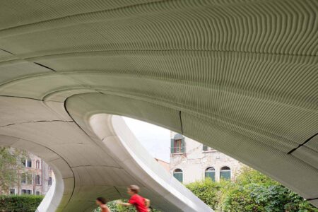Striatus Bridge. Zaha Hadid. Bienal de Venecia de Arquitectura. Diseño paramétrico | striatus_brg zha_naaro_8