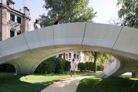 Striatus Bridge. Zaha Hadid. Bienal de Venecia de Arquitectura. Diseño paramétrico | striatus_brg zha_naaro_9