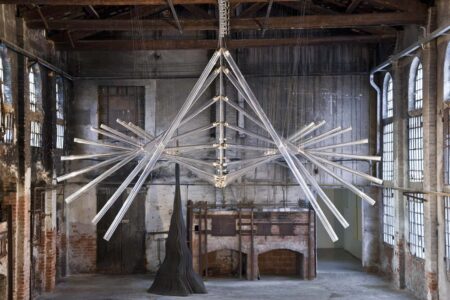 In 20 Steps. Venice Biennale 2015. Instalaciones artísticas. Studio Drift | studio drift_in 20 steps_glasstress venetie_venice biennale_2015_juuke schoorl_4