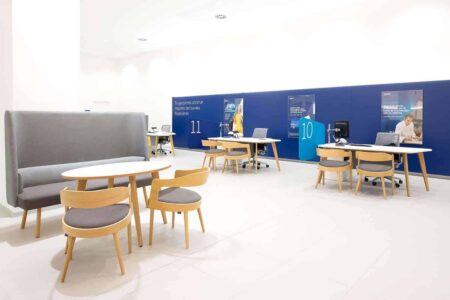 BBVA Blue Branch. (En colaboración con Sutega). Grupo Ramón García | sutega bbva bilbao ercilla _ silvia oselka fotografia 11
