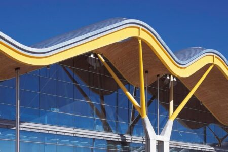 Terminal 4. Aeropuerto de Madrid Barajas. Richard Rogers. Arquitectura high-tech | terminal 4