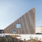 Tingbjerg Library and Culture House. COBE Architects. Biblioteca contemporánea | tingbjerg library and culture house_06_credit rasmus hjortshoj coast