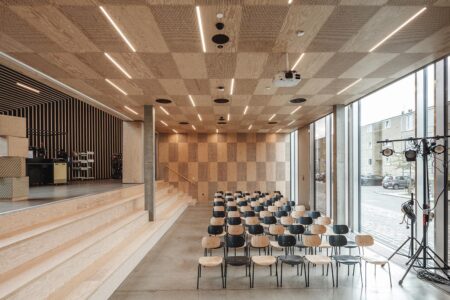 Tingbjerg Library and Culture House. COBE Architects. Biblioteca contemporánea | tingbjerg library and culture house_15_credit rasmus hjortshoj coast