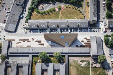 Tingbjerg Library. Cobe Architects. Arquitectura danesa | tingbjerg library and culture house_16_credit rasmus hjortshoj coast