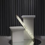 Lee Broom. diseñador británico | tube light brushed brass_lifestyle 02