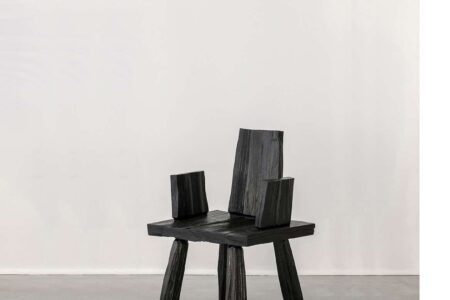 Urushi Split Armchair. Max Lamb. Gallery FUMI. Artesanía y Diseño contemporáneo | urushi split armchair_by max lamb_courtesy of thomas joseph wright penguinsegg ltd for gallery fumi