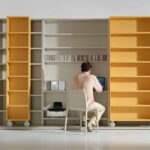 Literatura. Vicent Martínez. Punt Mobles | vicentmartinez_mueble_interior_estanteria_literatura_colorins 2048x1295