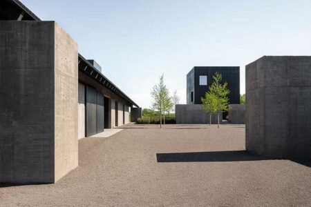 Vincent Van Duysen. madera negra. bodega moderna | vincent van duysen2