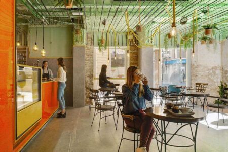 Boutique de Café. Minimalismo colorido. World of Holistic Architecture | world of holistic architecture5