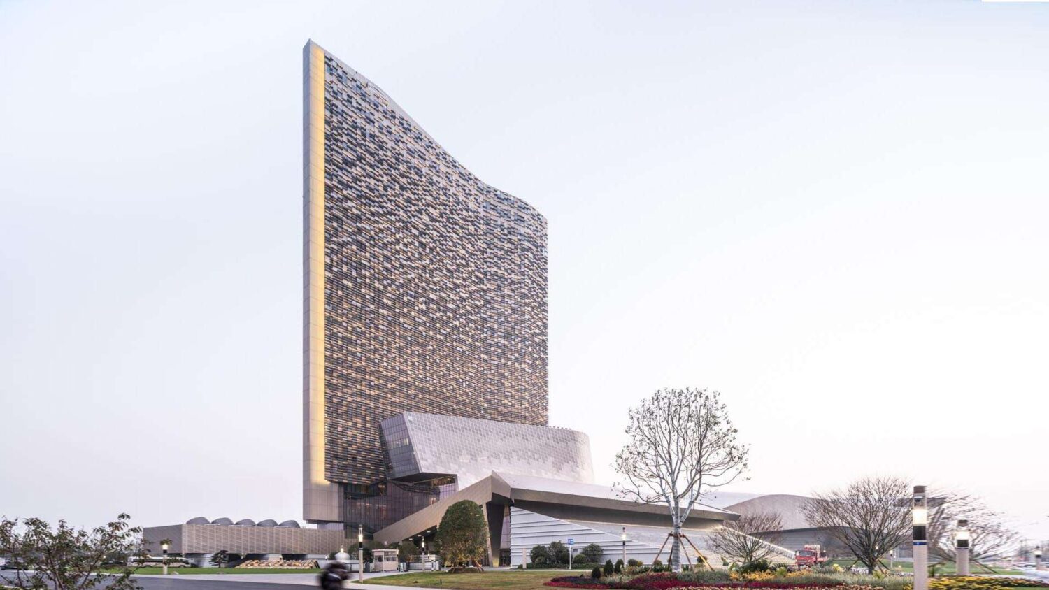 Yangtze River International Conference Center. Morphosis Architects. Edificio de titanio | yangtze_river_international_conference_center morphosis roomdiseno
