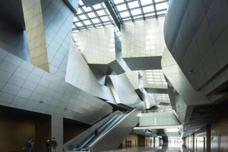 Yangtze River International Conference Center. Morphosis Architects. Edificio de titanio | yangtze_river_international_conference_center morphosis roomdiseno2