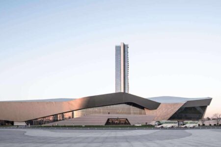 Yangtze River International Conference Center. Morphosis Architects. Edificio de titanio | yangtze_river_international_conference_center morphosis roomdiseno3