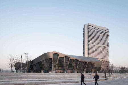 Yangtze River International Conference Center. Morphosis Architects. Edificio de titanio | yangtze_river_international_conference_center morphosis roomdiseno6