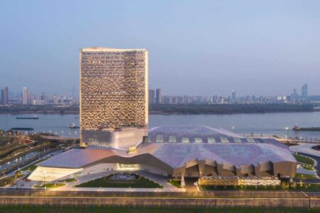 Yangtze River International Conference Center. Morphosis Architects. Edificio de titanio | yangtze_river_international_conference_center morphosis roomdiseno8