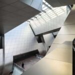 Yangtze River International Conference Center. Morphosis Architects. Edificio de titanio | yangtze_river_international_conference_center morphosis roomdiseno9
