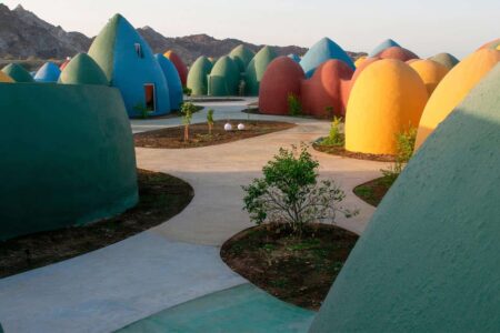 ZAV Architects. Residencia Majara. pueblo colorido. isla de Ormuz | zav architects roomdiseno3