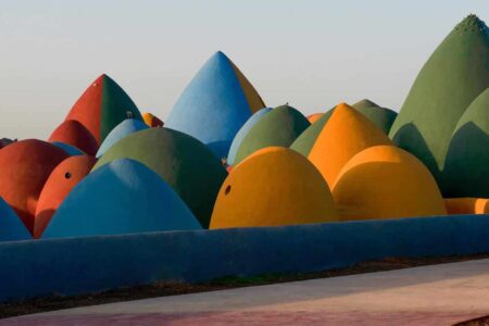 ZAV Architects. Residencia Majara. pueblo colorido. isla de Ormuz | zav architects roomdiseno5