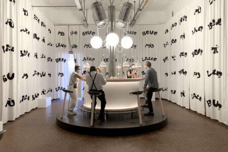 Milk Bar. Swiss Arts Council Pro Helvetia. Alcova. Milan Design Week. Diseño emergente | alcova roomdiseno30