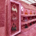 Balenciaga. tienda pop up. pelo rosa | balenciaga_le_cagole10 cover