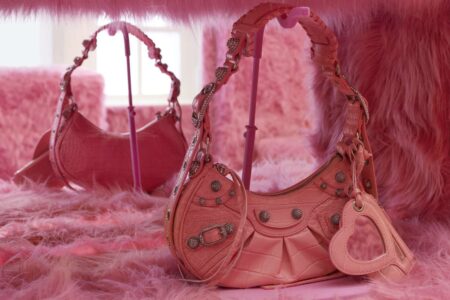 Balenciaga. tienda pop up. pelo rosa | balenciaga_le_cagole9 cover