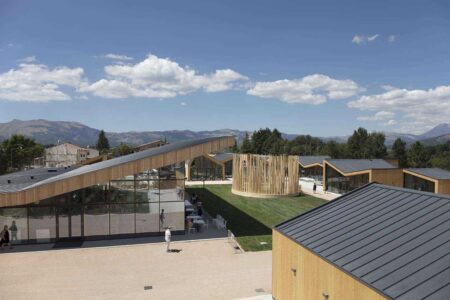 Il polo del gusto di amatrice. Stefano Boeri Architetti. Foto: Paolo Rosselli | cstefano boeri architetti_il polo del gusto di amatrice_ph paolo rosselli_x0a1740
