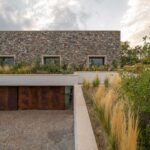 Casa de piedra. Emilio Tuñón. Cáceres. Premio Nacional de Arquitectura 2022 | casas de piedra caceres3