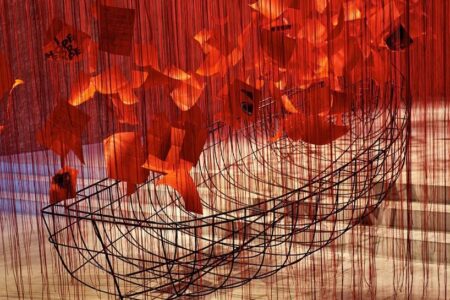 Chiharu Shiota. artista japonesa. experiencia inmersiva | chiharu roomdiseno3