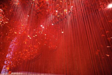 Chiharu Shiota. artista japonesa. experiencia inmersiva | chiharu roomdiseno5
