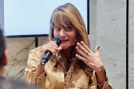 Arianna Lelli -Studiopepe- durante la charla