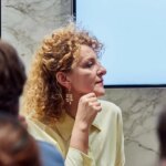 Chiara di Pinto -Studiopepe- durante la charla