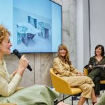 Gloria Escribano -moderadora de la charla- con Studiopepe