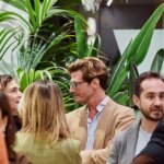 Público en el cocktail tras la charla de Studiopepe