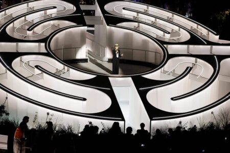 : Es Devlin. Chanel nº 5. instalación artística transitable | es devlin roomdiseno1