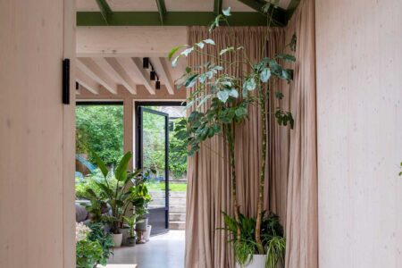 Green House. Hayhurst & Co. Casa del Año 2023 por el Royal Institute of British Architects (RIBA) | green house hayhurst co architecture roomdiseno4