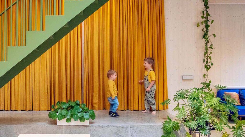 Green House. Hayhurst & Co. Casa del Año 2023 por el Royal Institute of British Architects (RIBA) | green house hayhurst co architecture roomdiseno6