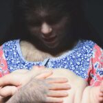 The Comforter. Patricia Piccinini. Esculturas hiperrealistas. Musée Maillol de París | hyperrealisme18 patricia piccinini the comforter